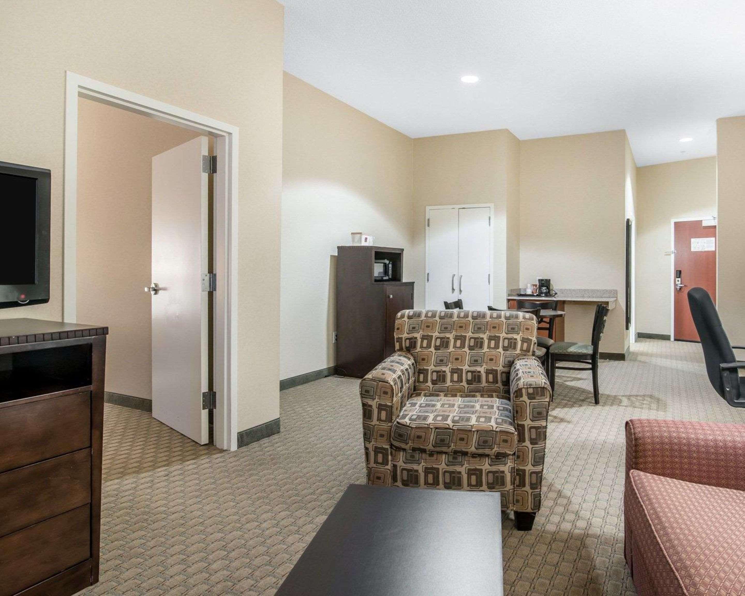 University Inn Vestal Exterior foto