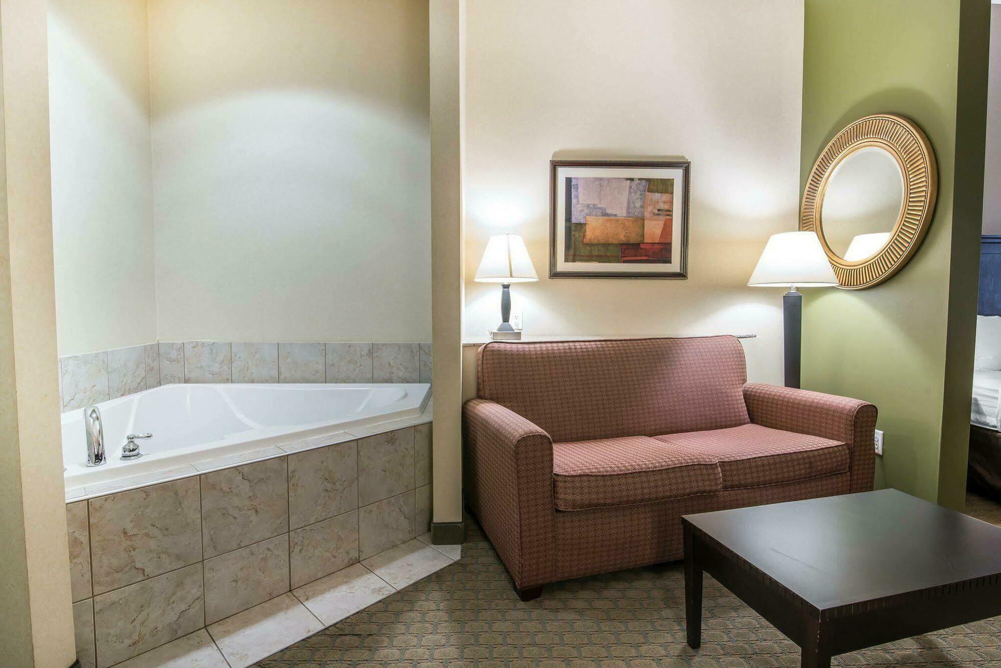 University Inn Vestal Exterior foto